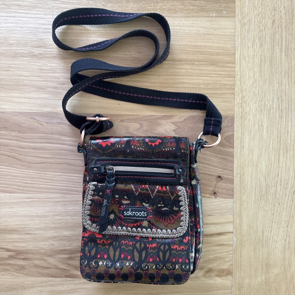 THE SAK. Sakroots Artis Small Flap Messenger Crossbody Bag. Floral Pattern.